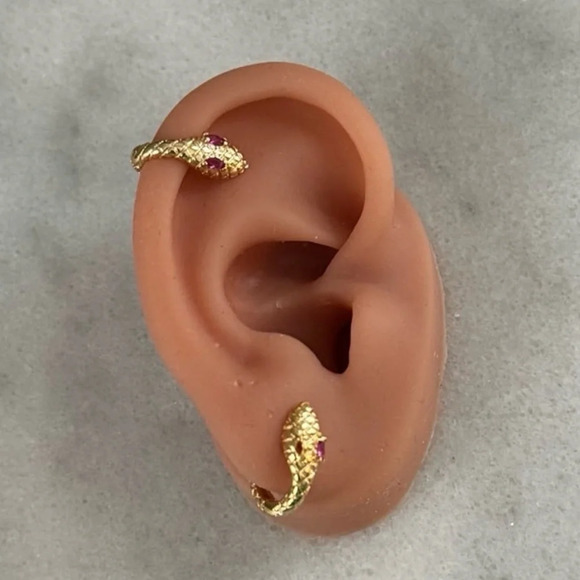 Good Snake Huggie Hoop Earrings Pink Crystal 

Brand New - Picture 4 of 4